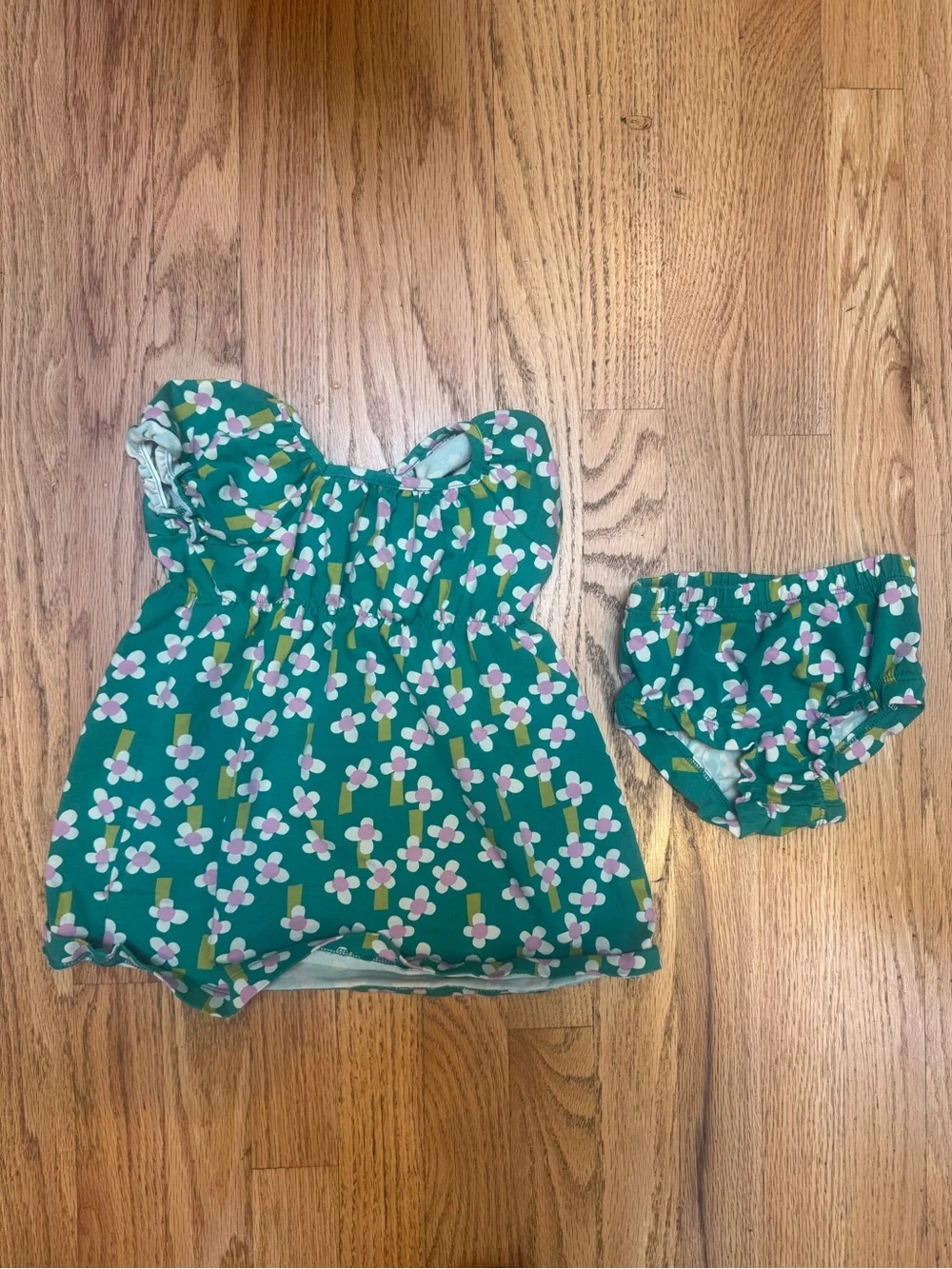 Hanna Andersson Green Floral puff sleeve dress & bloomer set 18-24mo